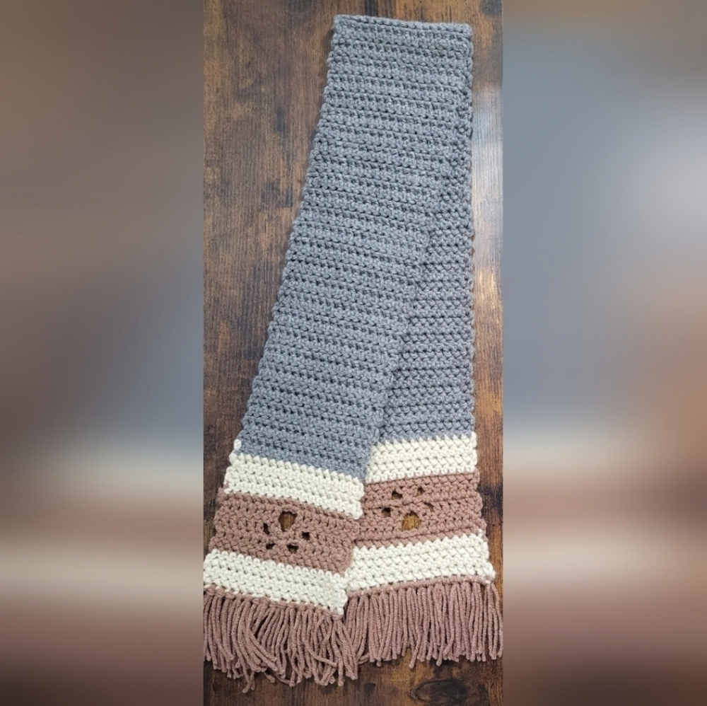 Child's Pawprint Scarf 🐾